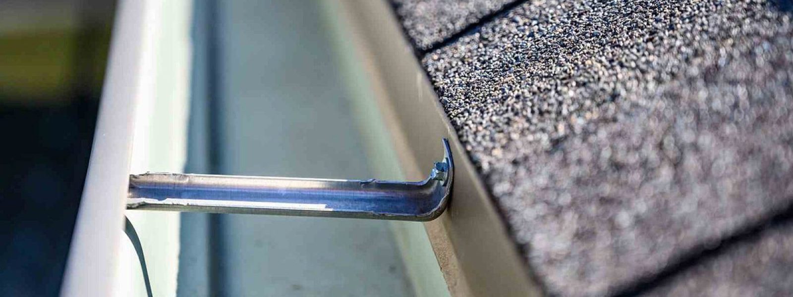 Gutter-Cleaning-Service-Image